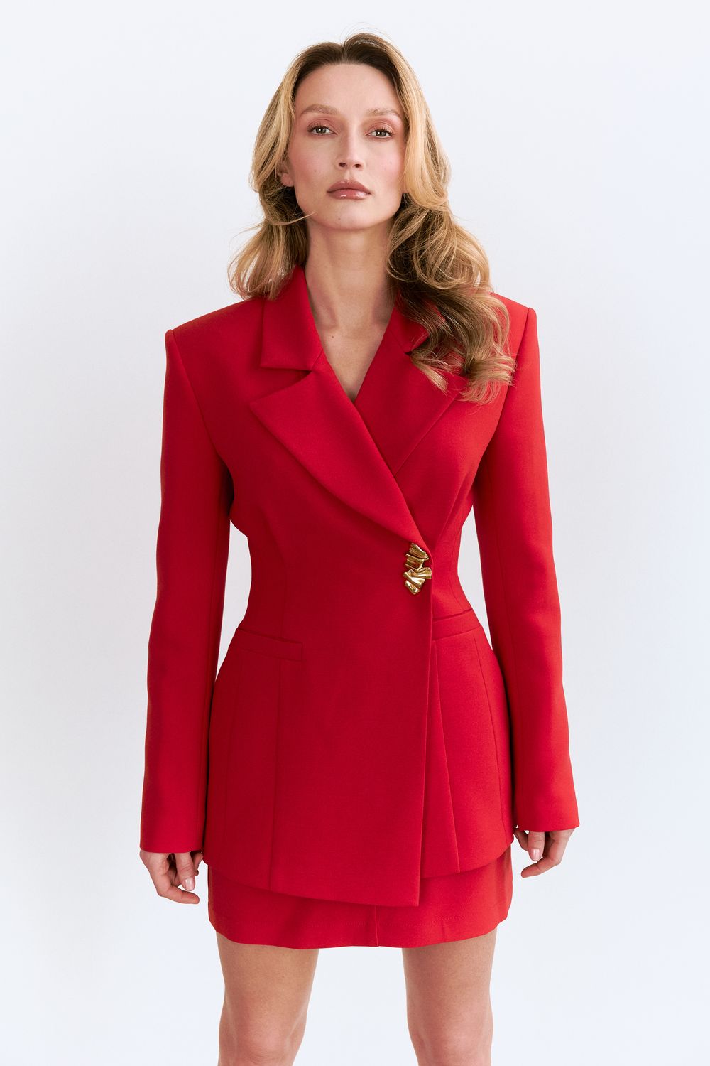 Пиджак приталенный красный