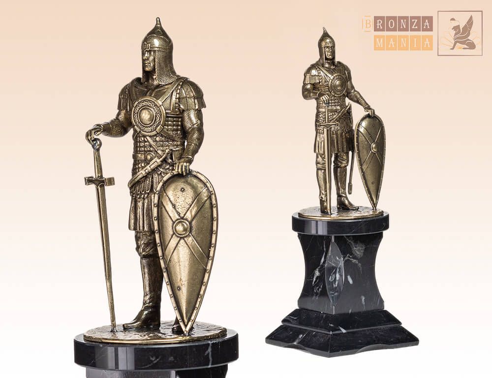 статуэтка Богатырь