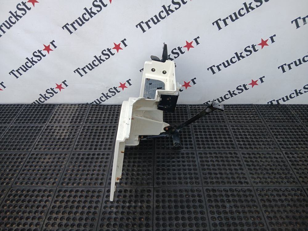 Корпус подножек левый 2023г