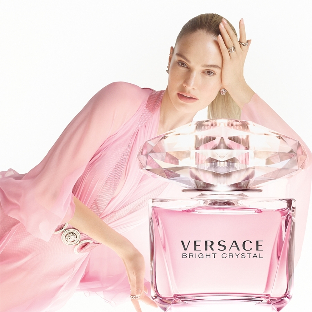 Versace Bright Crystal Туалетная вода для женщин