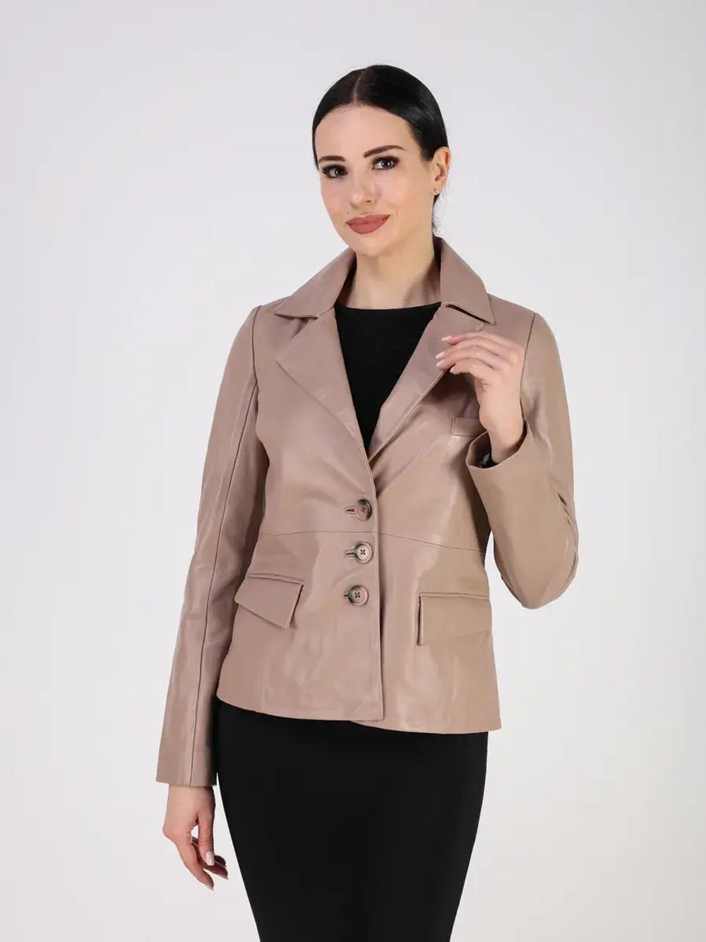 Кожаная куртка демисезонная блейзер