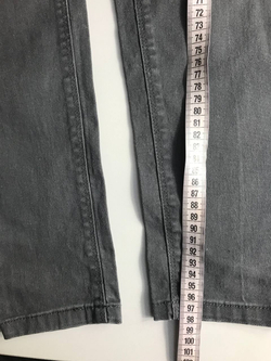 Джинсы обтягивающего кроя, визуально на 42 размер