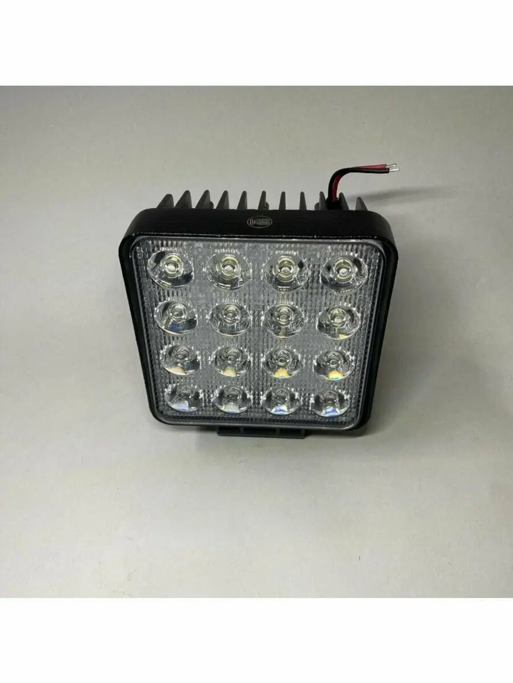 Фара противотуманная OFF-Road (Квадратная ,16 диодов, рассеиваемый свет) 12/24V 48W (110х65х125)