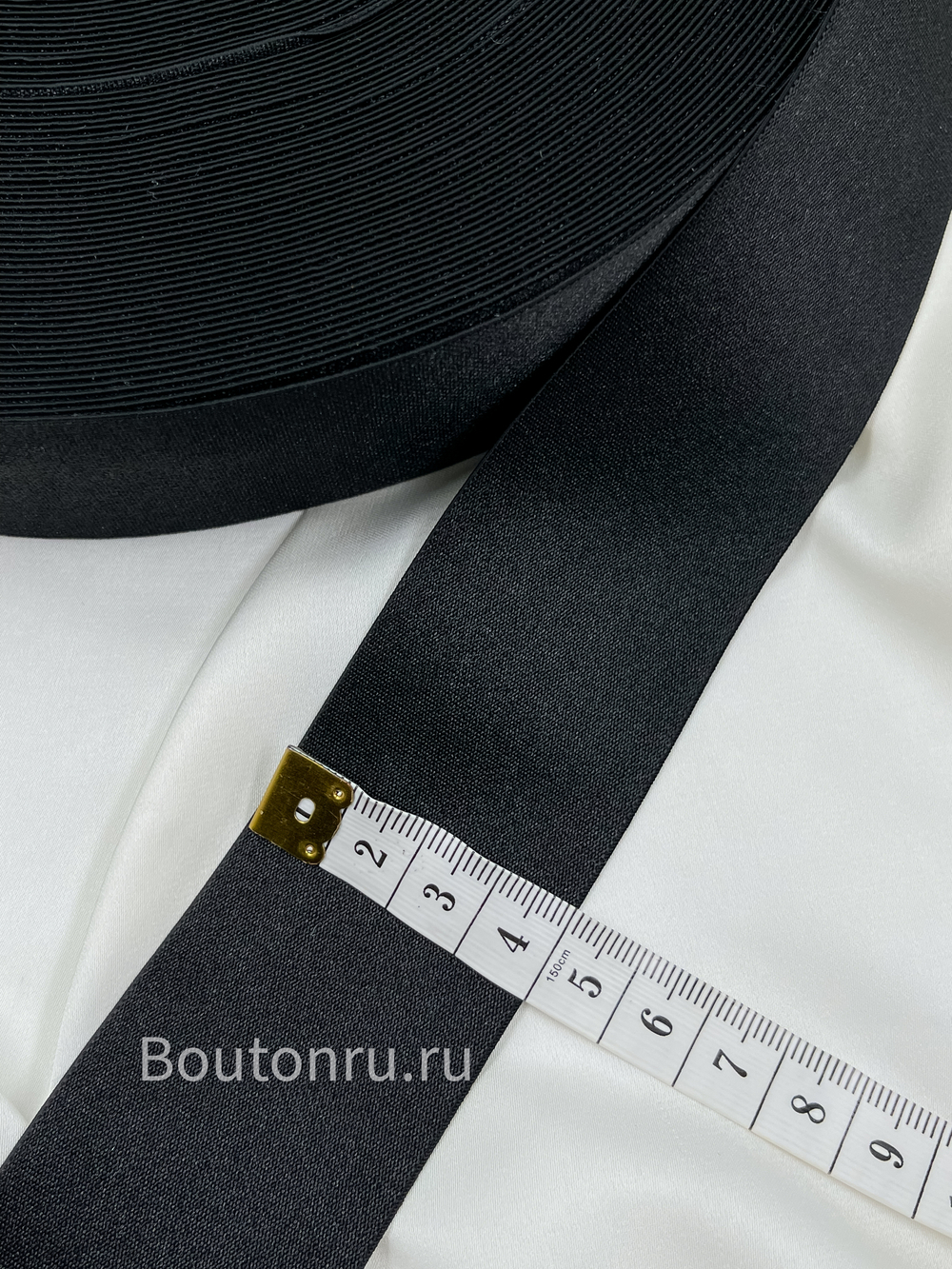 Эластичная лента (резинка) черная с атласным эффектом