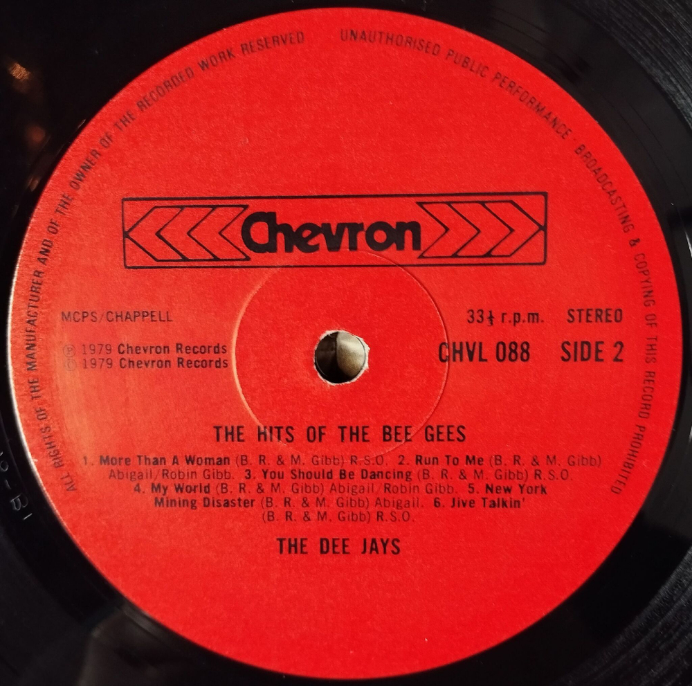 Винтажная виниловая пластинка LP The Dee Jays Hits Of The Bee Gees (UK 1979)