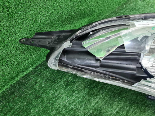 Битая Фара правая Suzuki Swift 4 (2011-2013) галоген