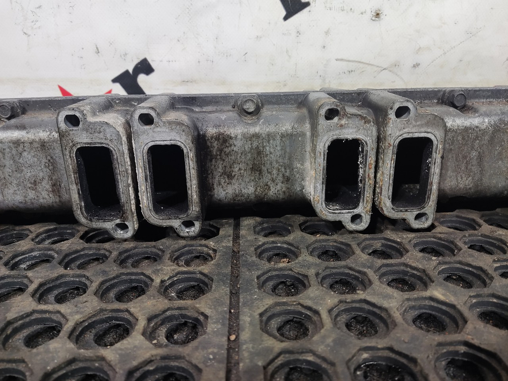 Коллектор впускной