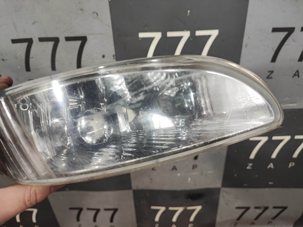 ПТФ передняя правая Lexus RX 2 03-09 Б/У Оригинал 8121048020