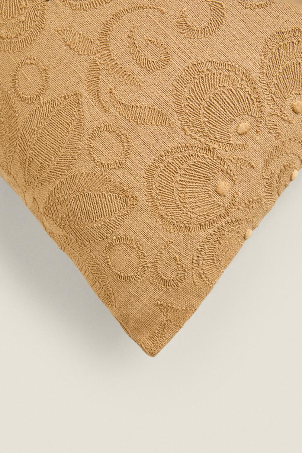 ZARA HOME ХЛОПКОВЫЙ ЧЕХОЛ ДЛЯ ДЕКОРАТИВНОЙ ПОДУШКИ С ЦВЕТОЧНОЙ ВЫШИВКОЙ, БЕЖЕВЫЙ