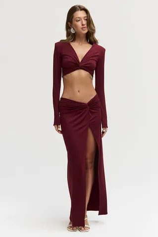 Юбка из вискозы с перекрутом цвета бордо