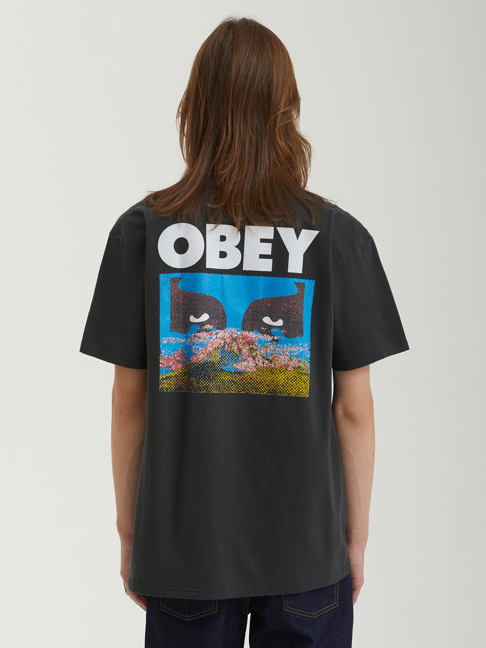 Мужская Футболка Obey In A Different Place