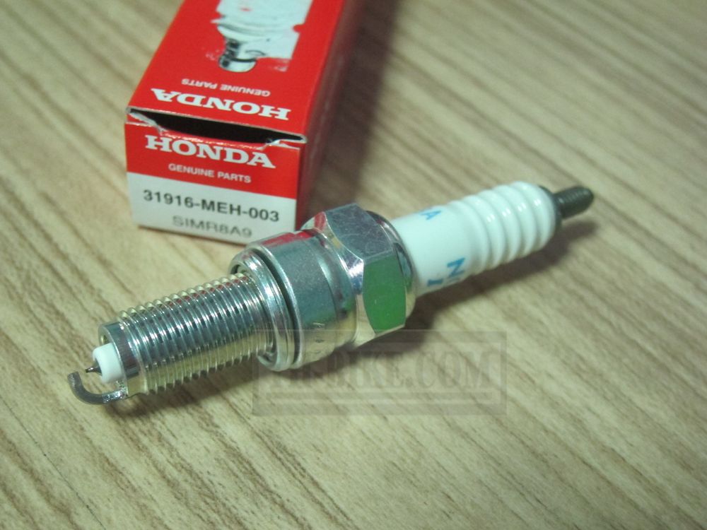 31916-MEH-003. PLUG, SPARK (SIMR8A9) (NGK)