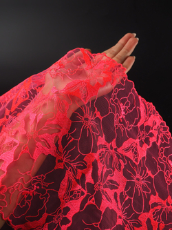 Вышивка на сетке розово-красная неэластичная ширина 22 см ОТРЕЗ 0,9 м