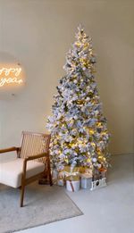 Заснеженная ель с гирляндой «Барокко» теплый свет (Литая+пвх) 120 см / 1,2 м