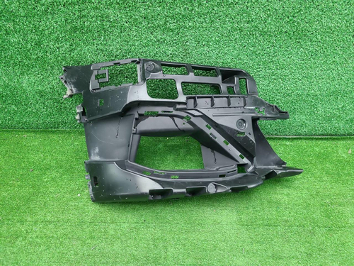 Кронштейн бампера правый BMW 8er G14 18-22 M-paket