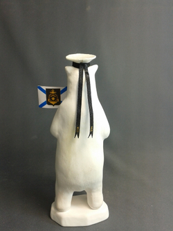 Сувенир Белый медведь на льдине с флажком в бескозырке