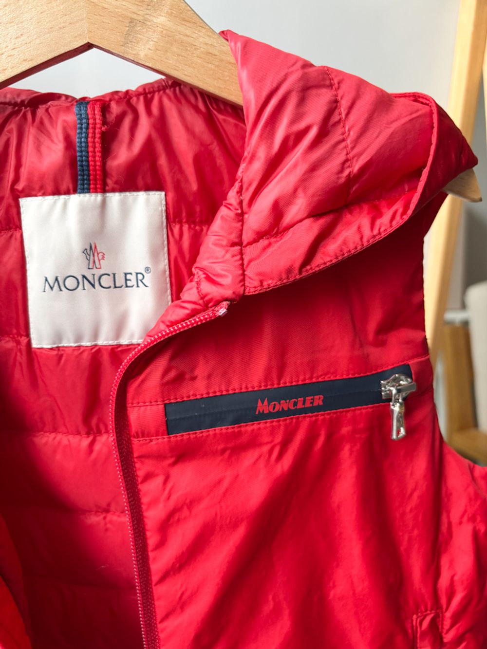 Пуховый жилет Moncler, 110-116