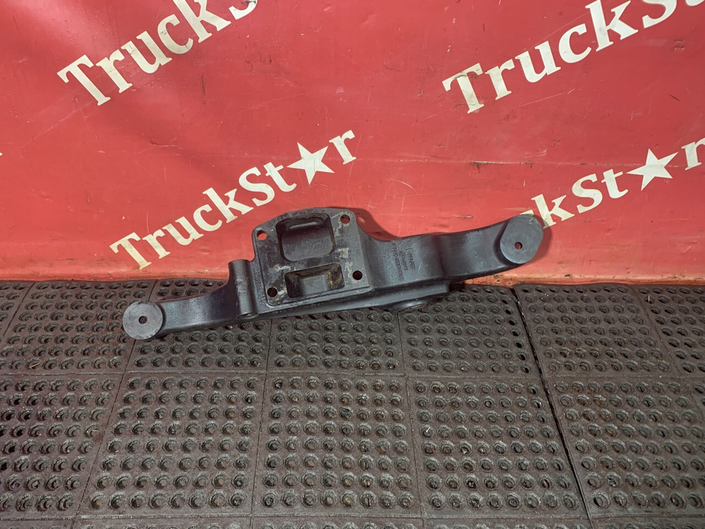 Кронштейн пневморессоры правый 2023 г