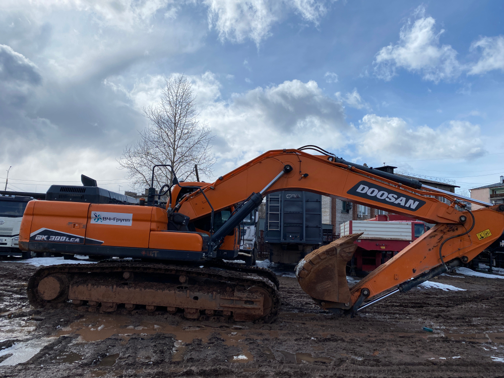 Doosan DX 300 Экскаватор DX300LCA-7M (Дизельный, 8,1 л, 188 л.с., АТ)