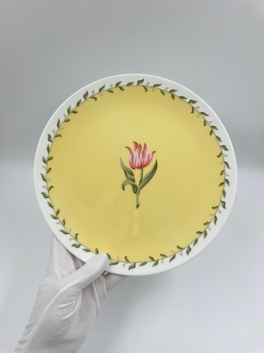 Тарелка 24см Tiffany & Co, Pink Tulip