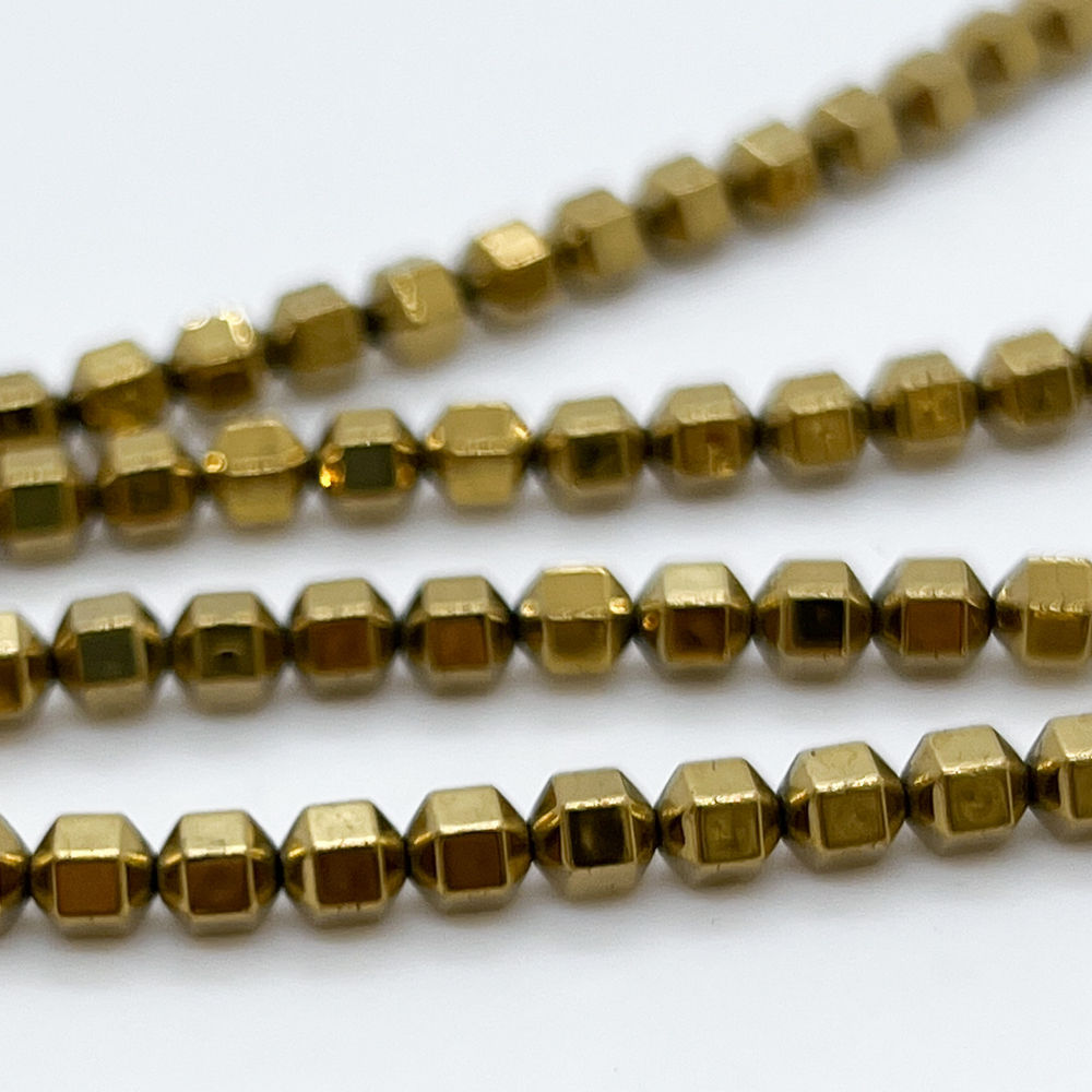 Гематит (имитация), цвет золотистый, размер около 3,8 мм, цена за 51-52 шт (1/2 нити)