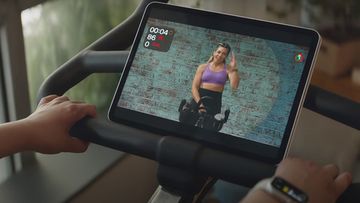 Apple iPad 10 2022 vs iPad 9 2021 - Сравнение производительности процессора, характеристик камеры и экрана, цветов и дизайна.