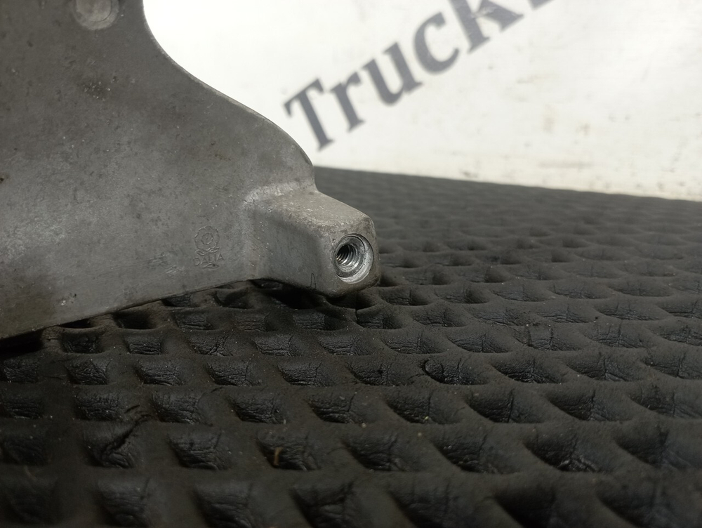 Кронштейн кабины