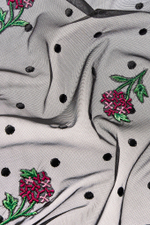 Платок из шелковой сетки с авторской вышивкой