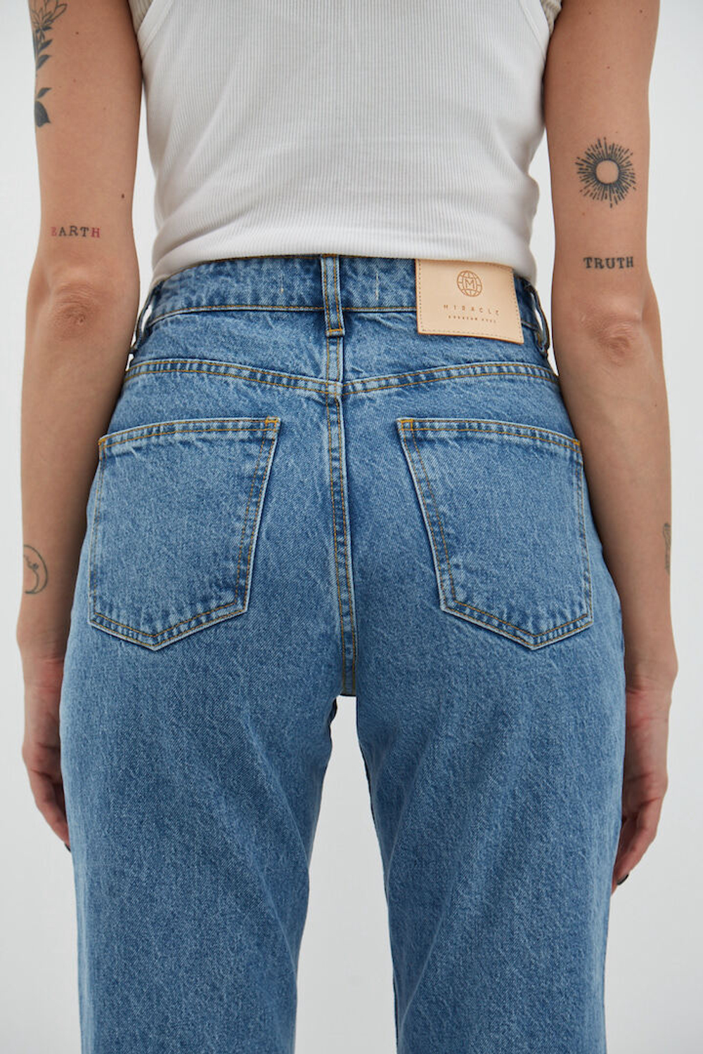 Джинсы женские прямые  STRAIGHT light blue / Miracle Apparel