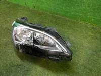 Битая Фара правая Peugeot 3008 2 (2016-2020) галоген