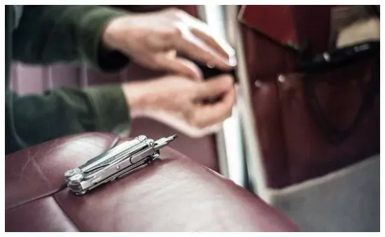 Мультитул пассатижи LEATHERMAN Wave plus (832524/832526) серебристый