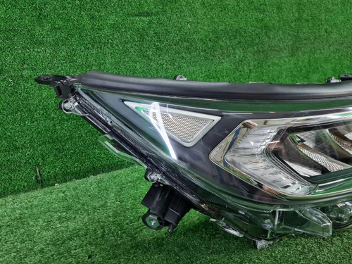 Фара правая Toyota RAV4 5 XA50 (2018-н.в.) LED