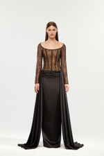 Платье макси корсетное из атласа и кружева со шлейфом