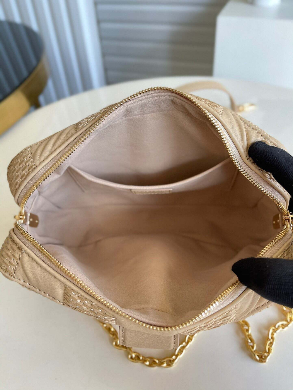 Louis Vuitton Troca MM