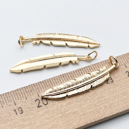 Подвеска Перо, цвет золото, размер 36*7,5, цена за 1 шт