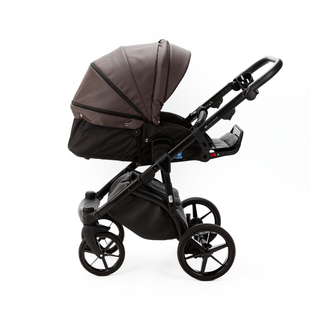 Детская универсальная коляска Adamex NOLA Deluxe 2 в 1 N-SA28 (Коричневая экокожа)