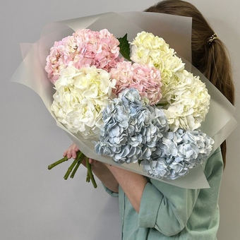 Букет из гортензии 7 шт