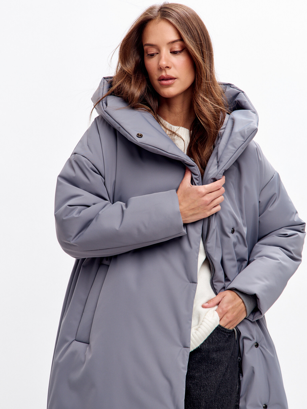 Пальто в минималистичном стиле