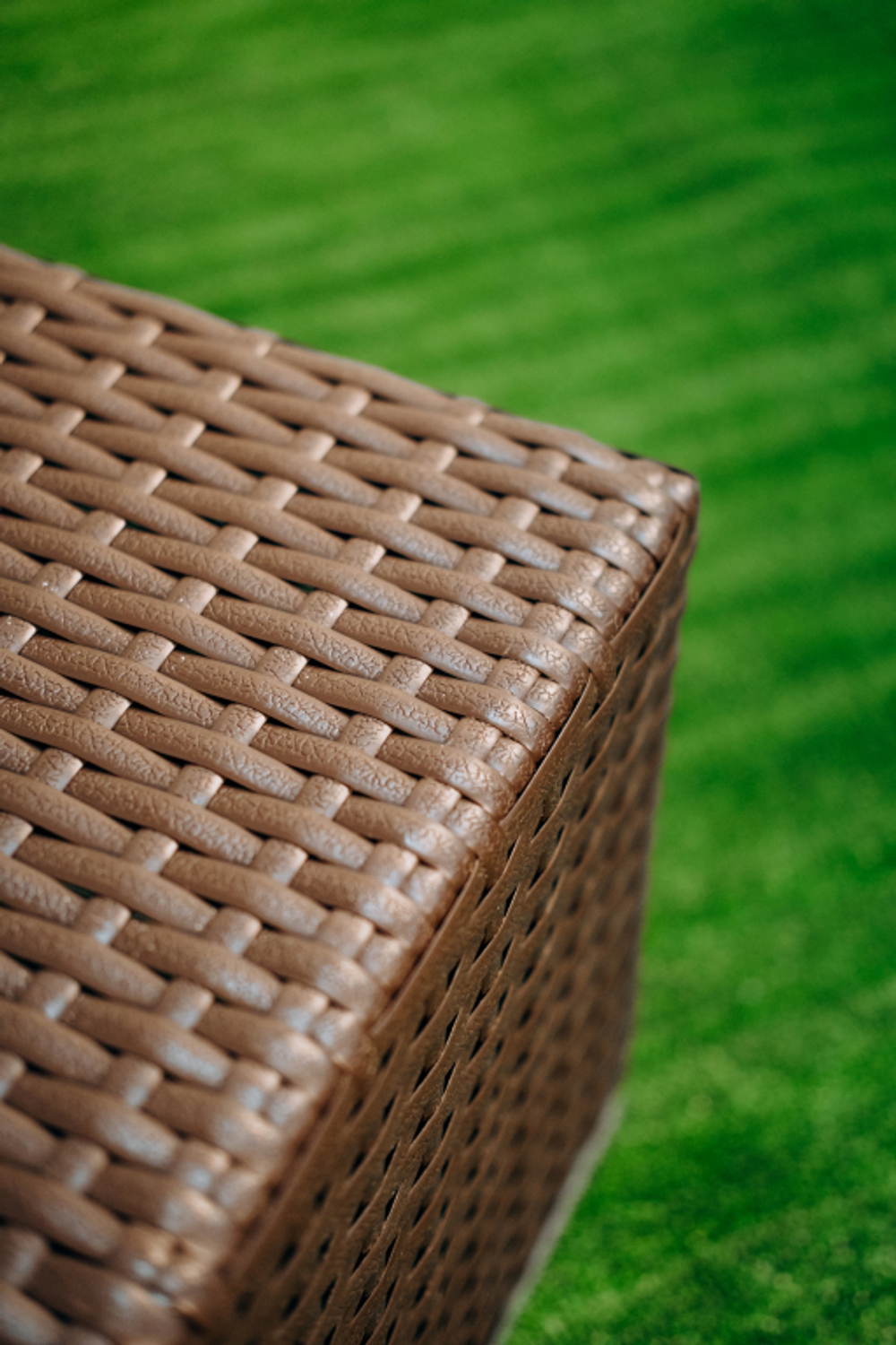 Столик плетеный журнальный Tama