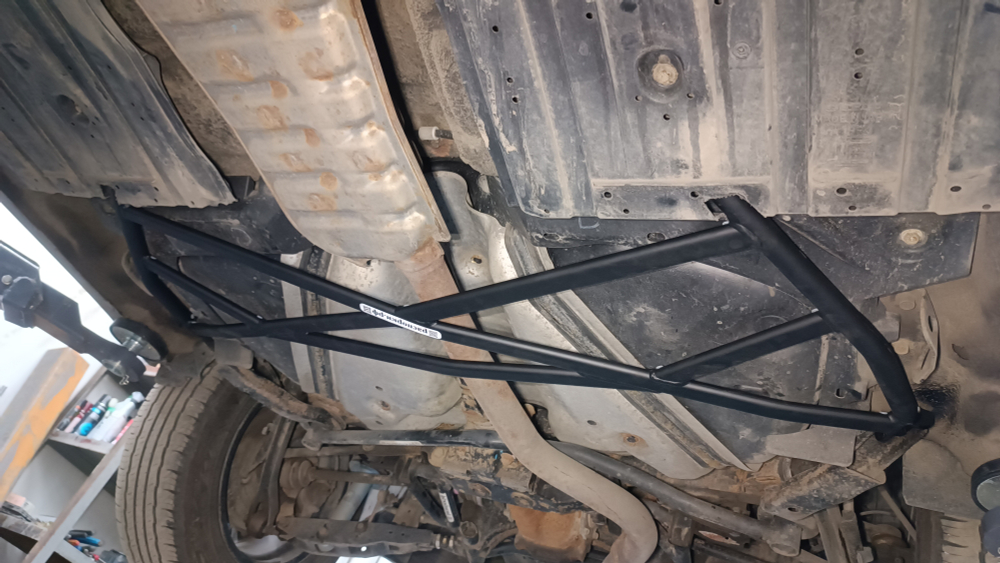 Распорка средняя нижняя "Паук" Subaru Outback 4 (BR) (ПОД ЗАКАЗ)