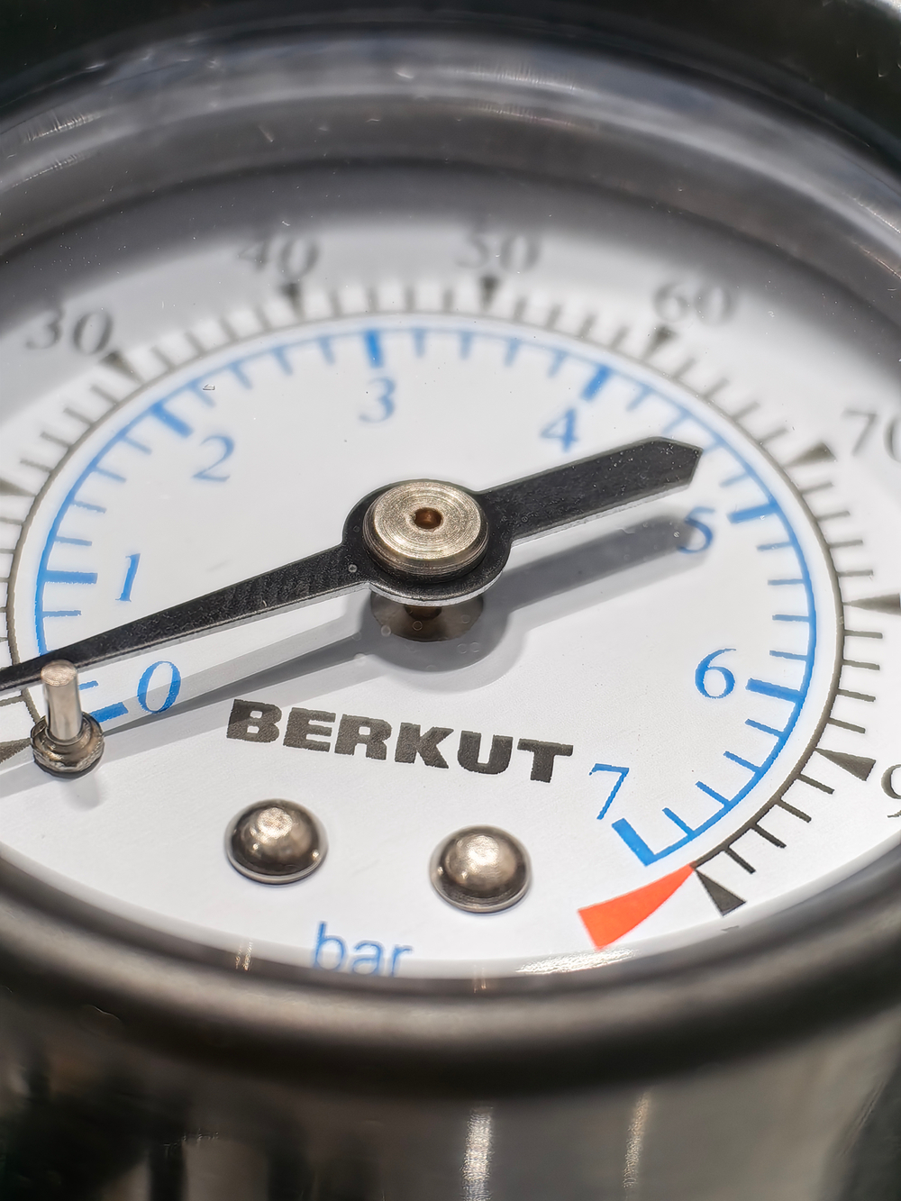 Автомобильный компрессор BERKUT R24