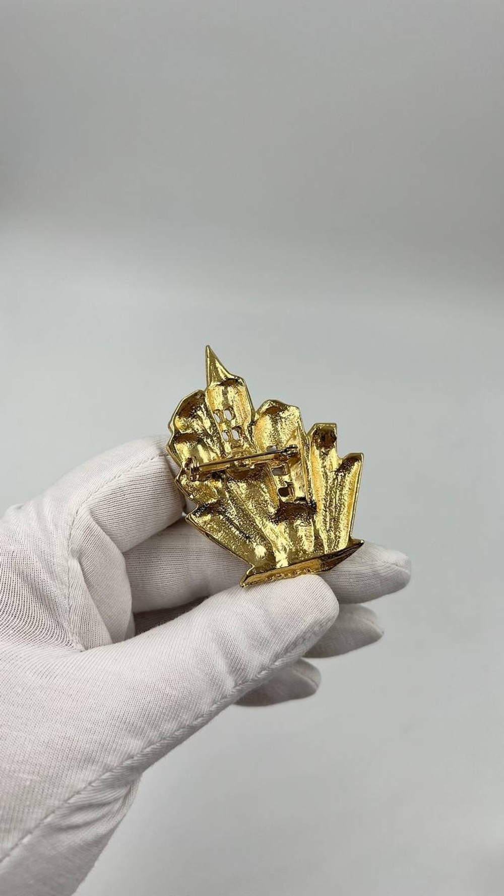 Брошь Город