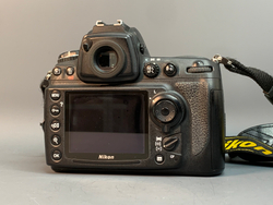 Nikon D700 105.000 кадров