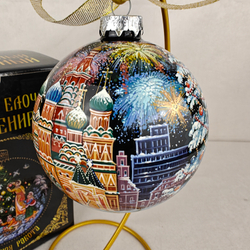 Шар новогодний с круговой росписью Палех "Москва. Кремлевская елка" на черном в футляре
