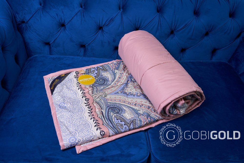 Одеяло стеганое из 100% верблюжьего пуха 150х200 см. (ERDENET) - сиреневый узор