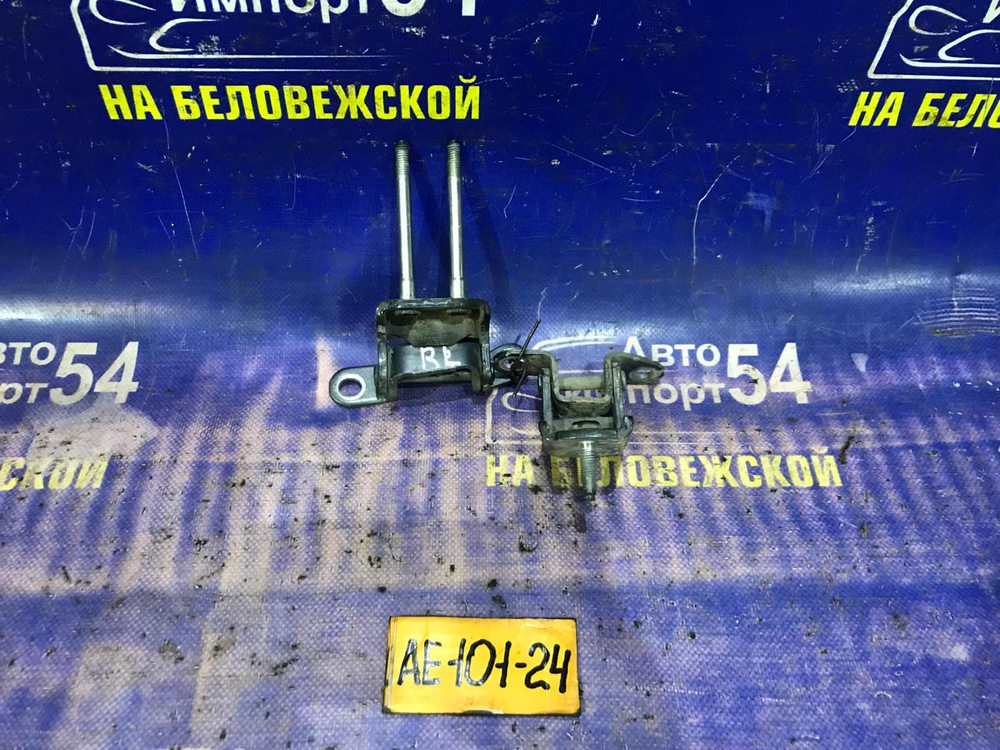 Петля двери задней левой TOYOTA MARINO 1992