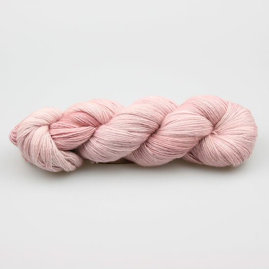 Пряжа MANOS DEL URUGUAY Fino (70% меринос, 30% шёлк)