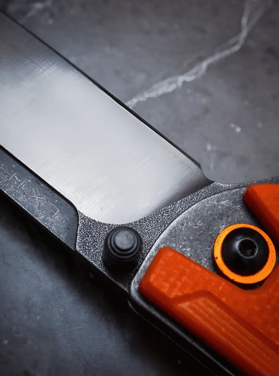 Складной нож из стали D2 Extrema-Ratio Оранжевый