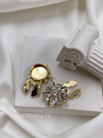 Накладка на пуговицу золотистая "Звезда" в форме цветка стразы