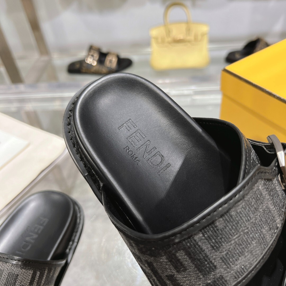 Fendi Feel Slides